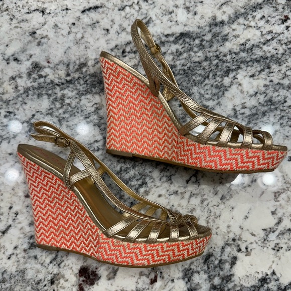 Lilly Pulitzer Gold Strappy Peep Toe Chevron Wedge Heel - Picture 5 of 7